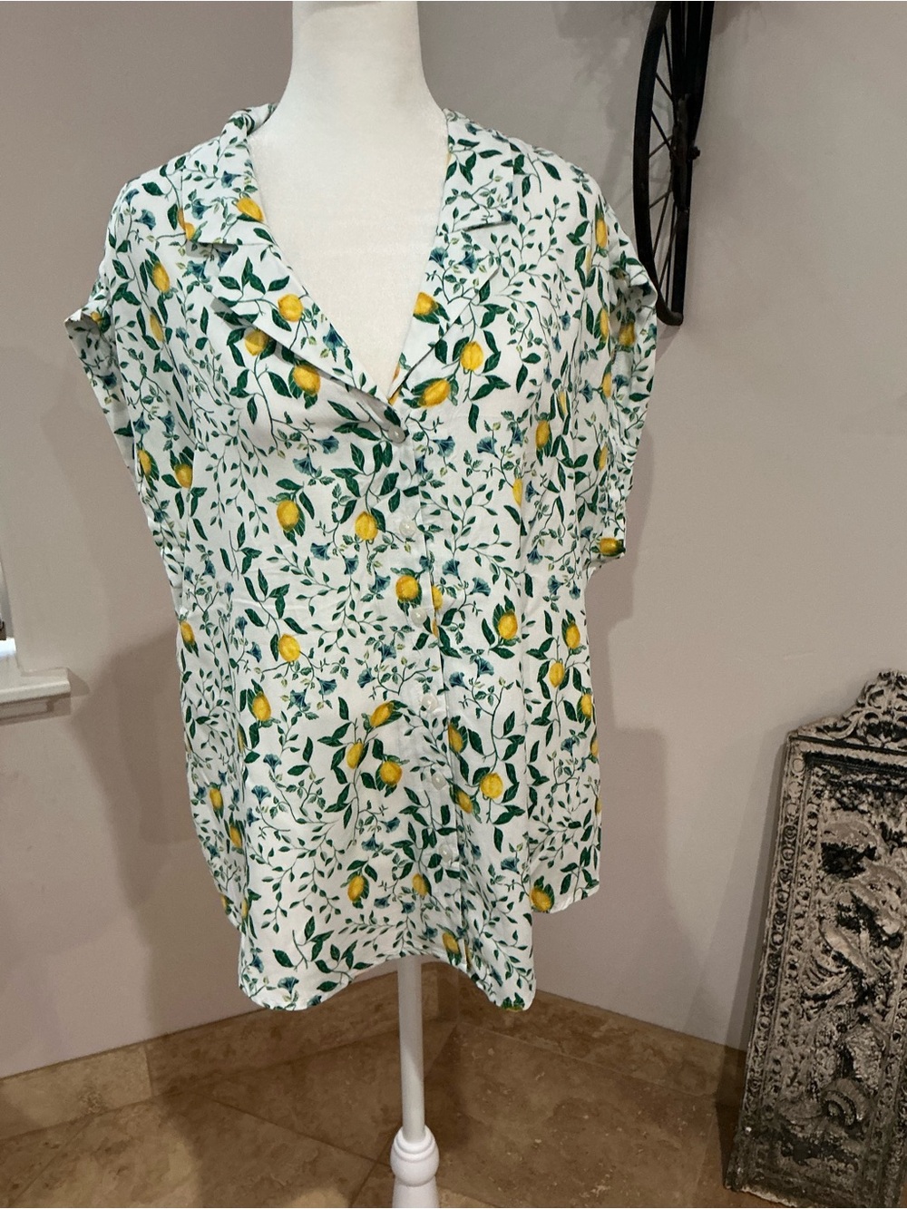 NWT Cooper and Ella Lemons Rayon Top Size XL